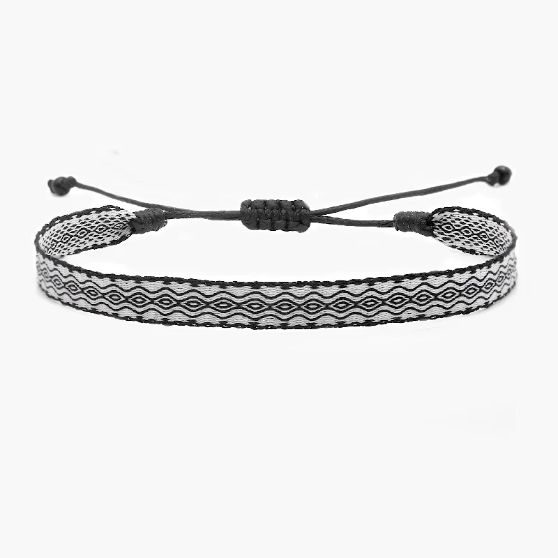 Worn edge bracelet-Handmade Purnama Bracelet (Black/White)