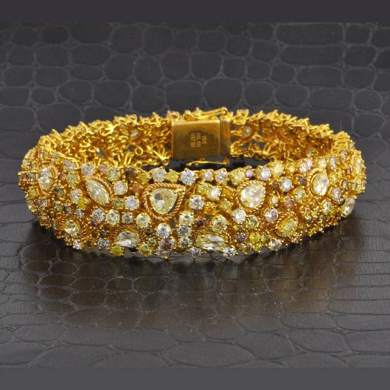 Molten alloy bracelet-Magnificent Multicolored Diamond Bracelet in 18k Yellow Gold