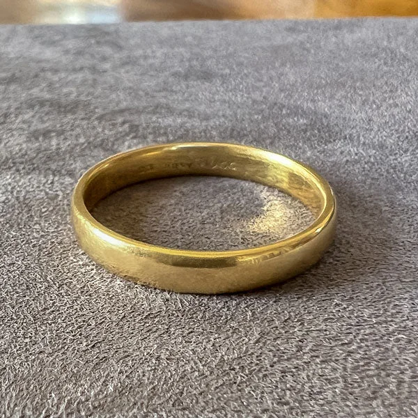 Chiseled cut ring-Vintage Gold Band "1966"