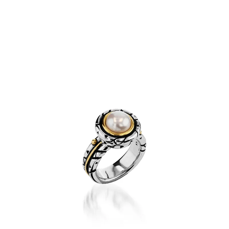 Brook pebble ring-Solar Eclipse Pearl Ring