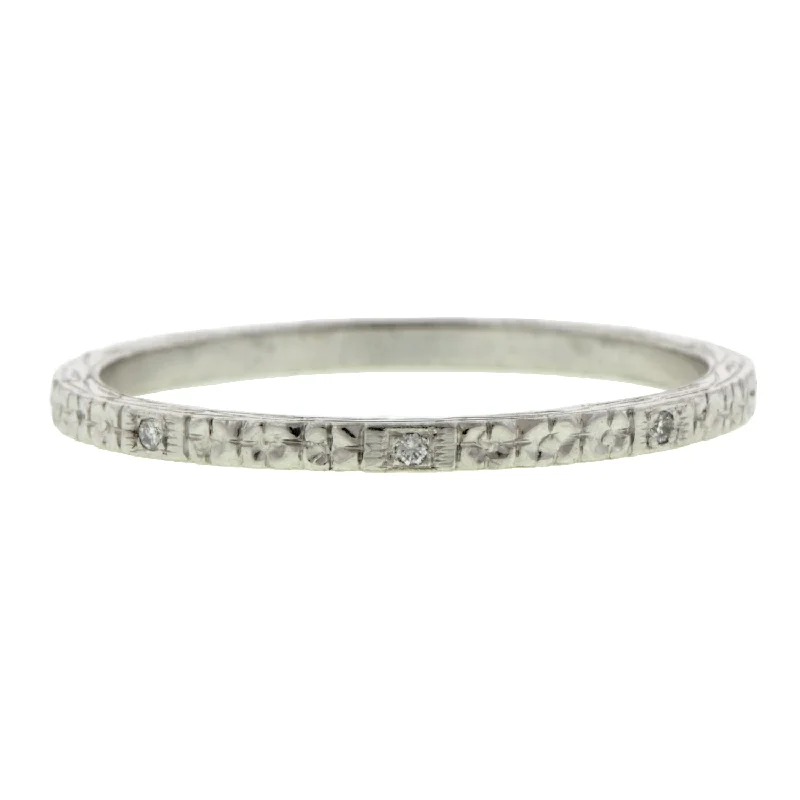 Soft hue ring-Thin Engraved Diamond  Band Platinum