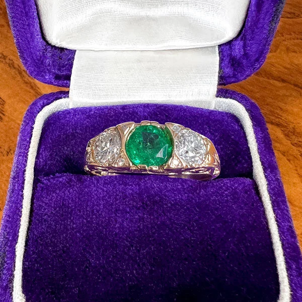 Pointed rim ring-Vintage Emerald & Diamond Ring