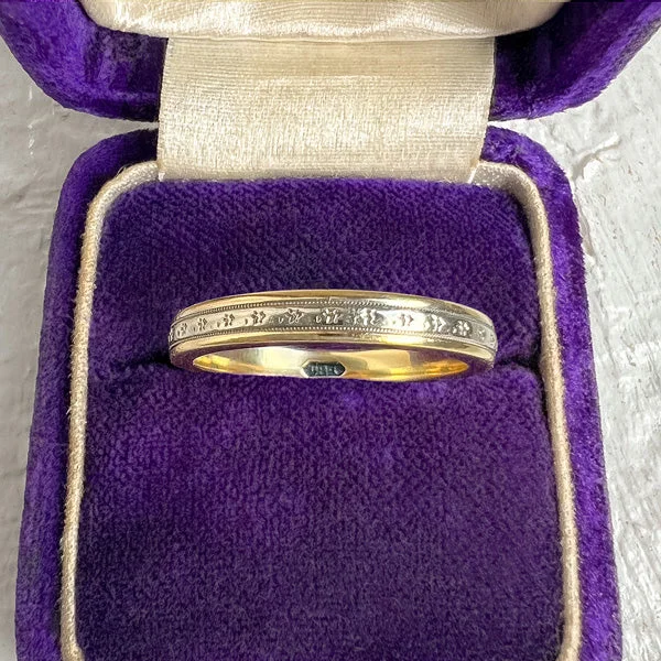 Tide pebble ring-Vintage Two Toned Patterned Wedding Band, Size 6 1/4