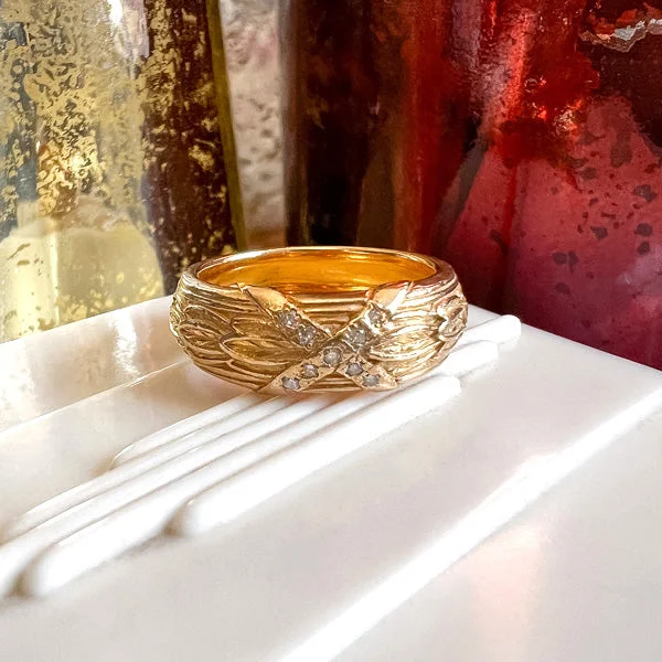 Recycled relic ring-Vintage Patterned & Diamond Wedding Band