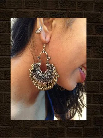 Scuffed edge earrings-Dual polish GS chand bali with intricate design